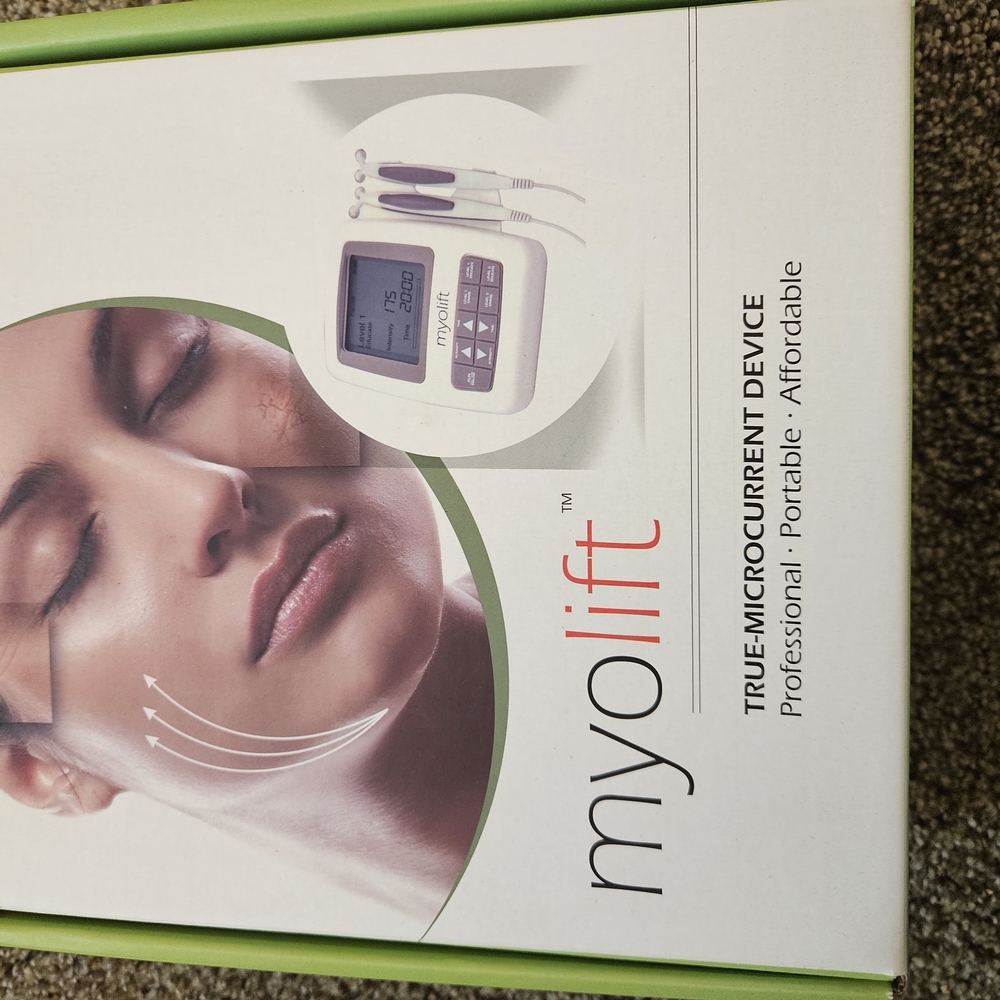 Skincare Microcurrent Device - White